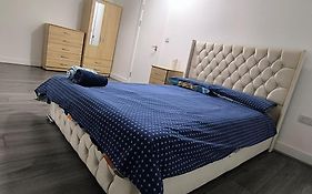 Spacious Full Home - Perfect For Families & Groups
